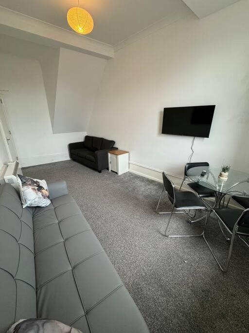 City Center Gem- Flat For 6 In Sheffield Gs404 Εξωτερικό φωτογραφία
