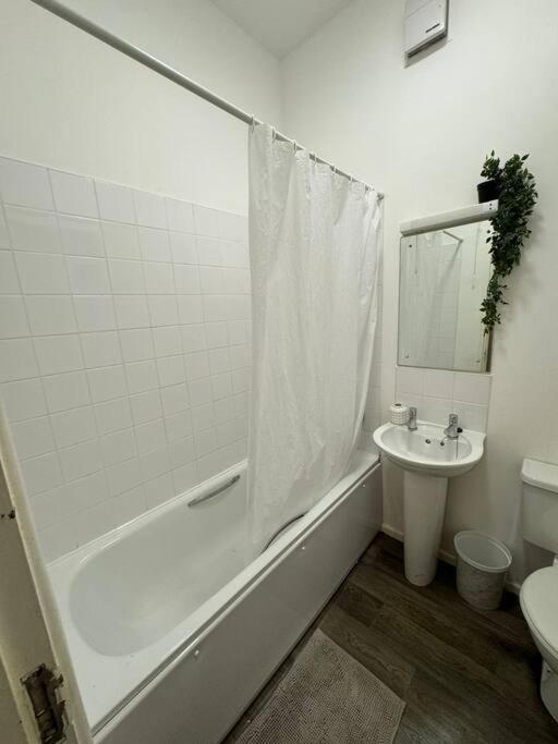 City Center Gem- Flat For 6 In Sheffield Gs404 Εξωτερικό φωτογραφία